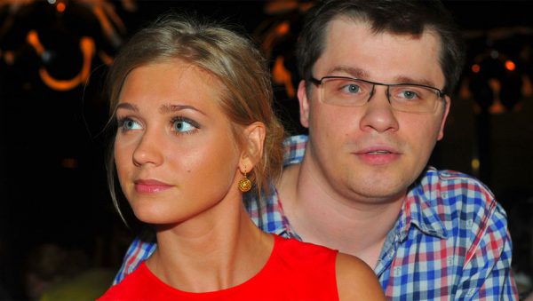 Названа причина развода Гарика Харламова и Кристины Асмус после семи лет брака: виноват не «Текст»