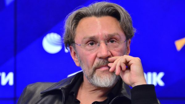 Песню Шнурова проверили на «фейки» о губернаторе Петербурга