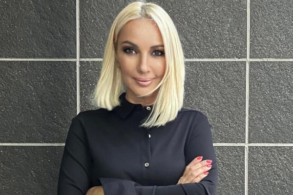 Телеведущая Кудрявцева рассказала о восстановлении после перелома колена