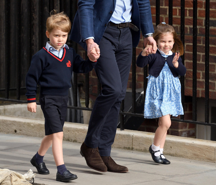 Принц Джордж и принцесса Шарлотта с принцем Уильямом