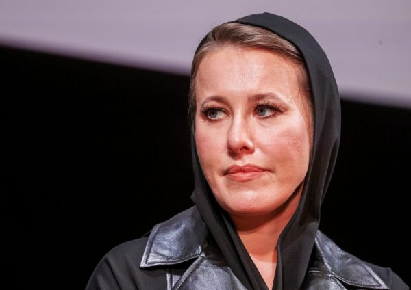Собчак посоветовали сходить к врачу из-за фото с пугающими ногтями
