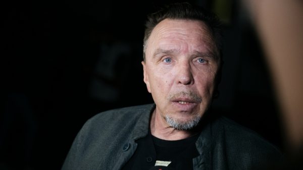 Сукачев отказался выступать в регионах РФ после обвинений в мошенничестве