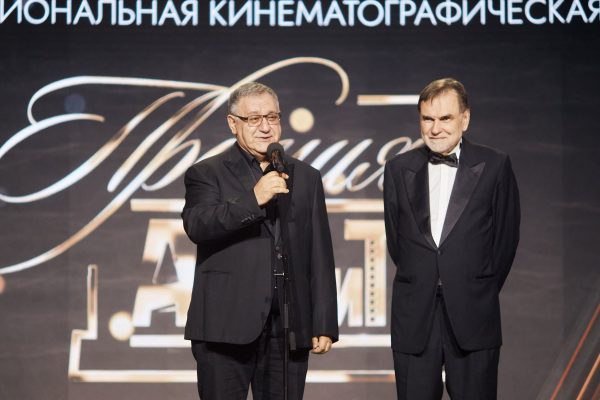 Волкова, Пересильд и триумф «Слова пацана»: звезды на премии АПКиТ