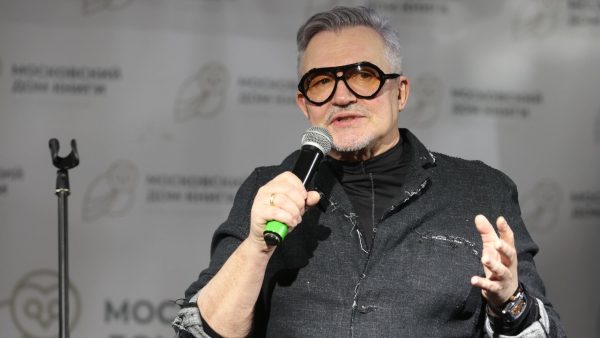 Дибров посмеялся над критиками Бузовой