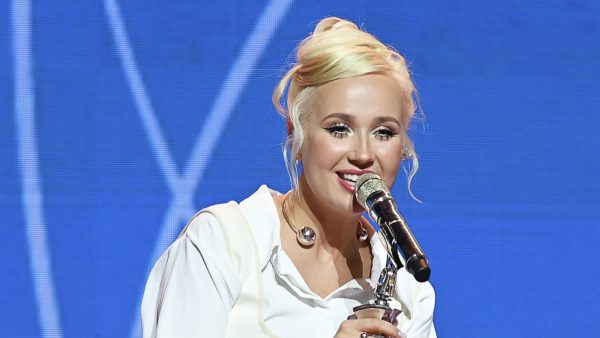 Клава Кока выпустила клип на трек «Нет проблем»