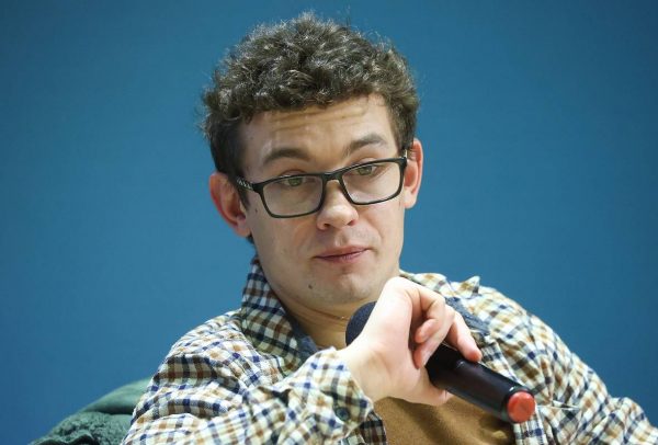 Кологривый устроил истерику из-за стула