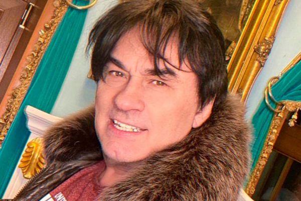 Певец Серов оставит внебрачных дочерей без наследства