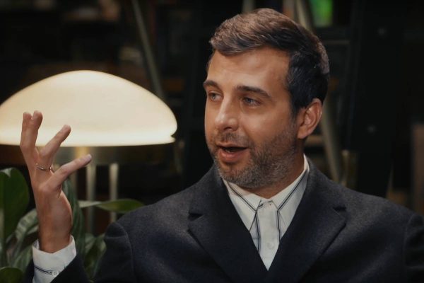 Ургант дал журналисту пощечину