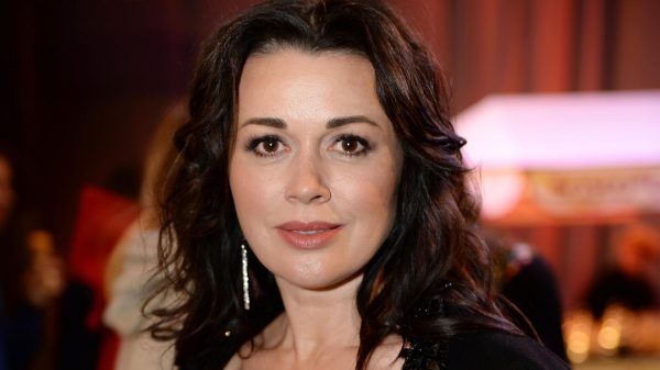 Дочь Заворотнюк показала архивное фото матери