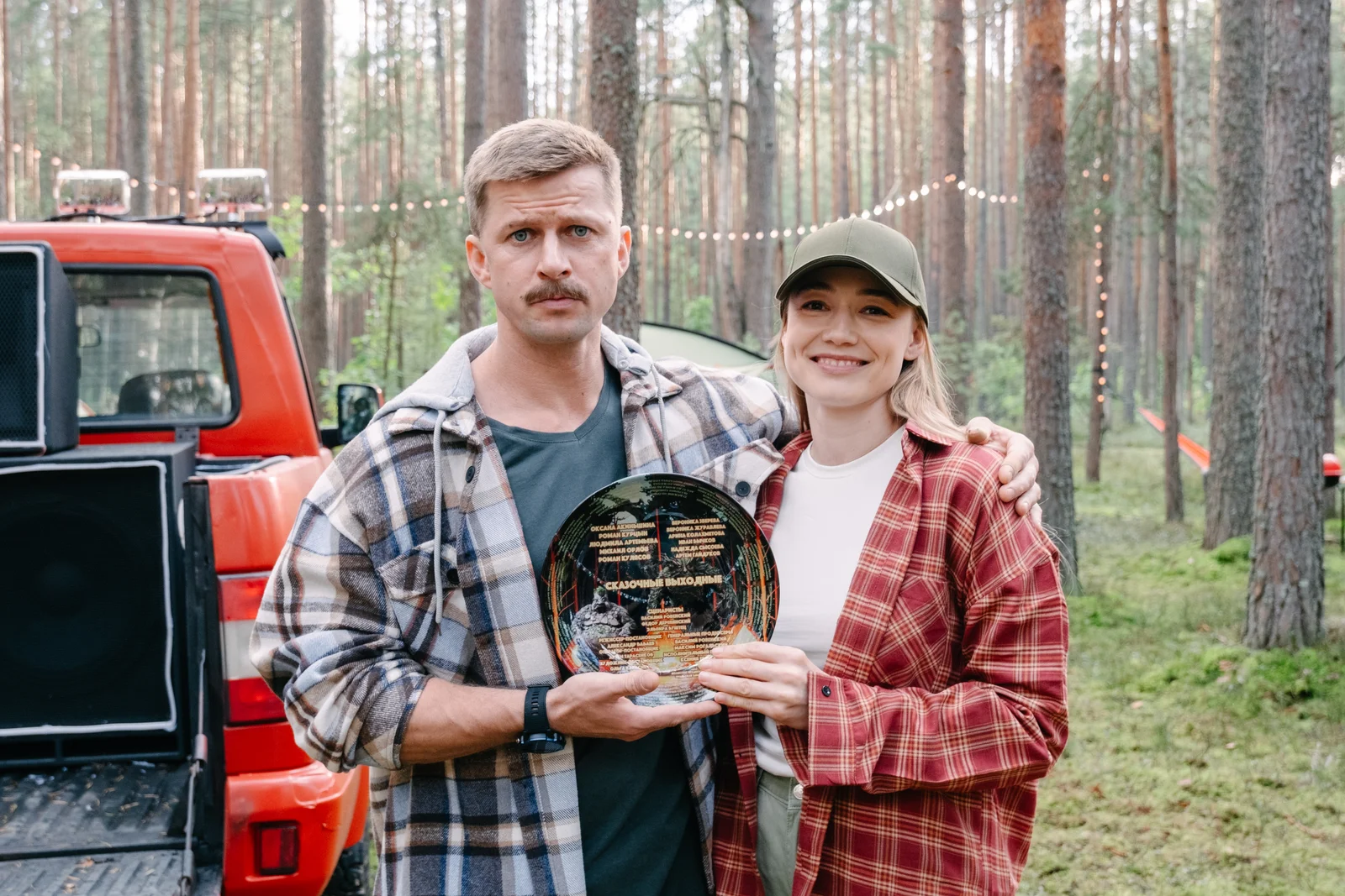 Акиньшина и Курцын играют супругов в новом фильме: первые кадры Акиньшина и Курцын играют супругов