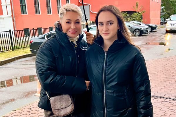 Певица Катя Лель заявила, что ее дочь не планирует начинать музыкальную карьеру