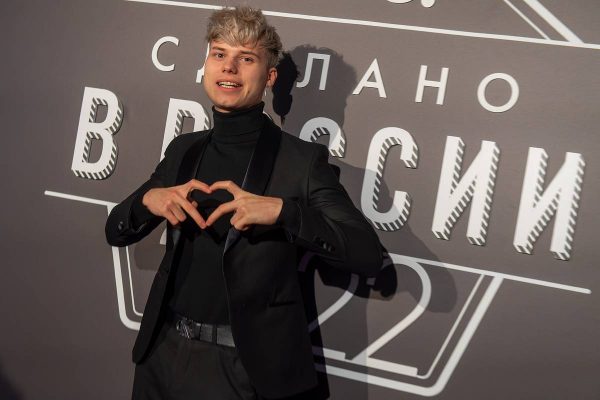 Популярный российский блогер рассказал о фотографирующихся с ним в туалете поклонниках
