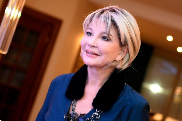 Телеведущая Веденеева пожаловалась, что журналисты потеряли ее детскую фотографию