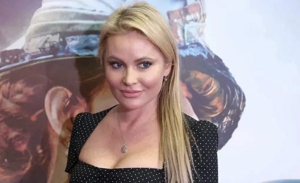 Дана Борисова о возлюбленном из Лондона: «Кидает по 100 тысяч рублей»