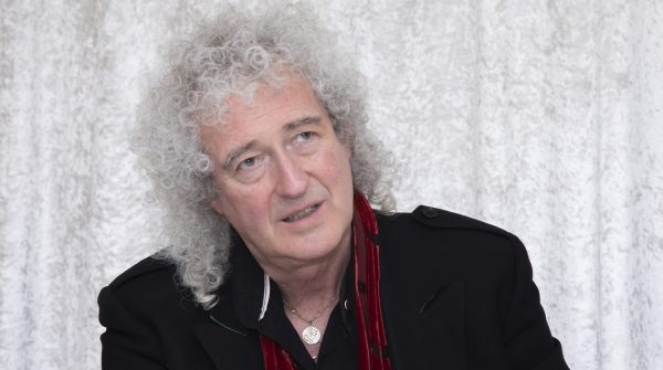 Гитарист The Queen перенес инсульт