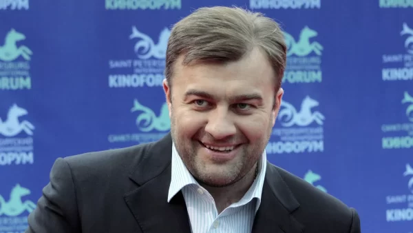 На Пореченкова подали в суд за долги по вывозу мусора