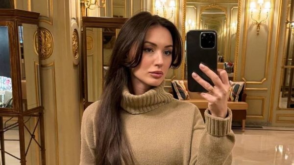 «Нет слов»: дочь певца Александра Серова покинула с семьей Россию