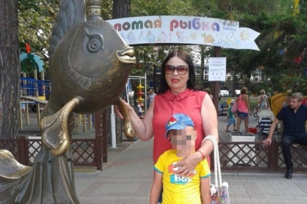 «Он крикнул: »Борись за меня, мама»: няня пытается отсудить мальчика, которого воспитывала 7 лет