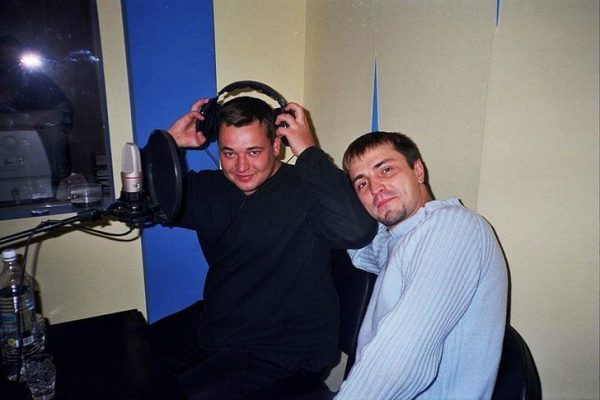 Дарили хризантемы, рыдали под «Алешку»: ностальгические фото с концертов «Руки вверх!»