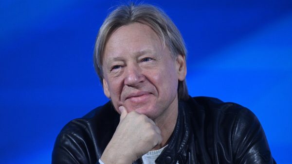 Дмитрий Харатьян подал иск на продавцов электромобилей