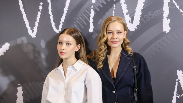 Пересильд рассказала, как помогает дочери избежать звездной болезни: «Это тяжело»