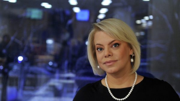 Поплавская призвала Пескова не пускать уехавших звезд обратно в Россию