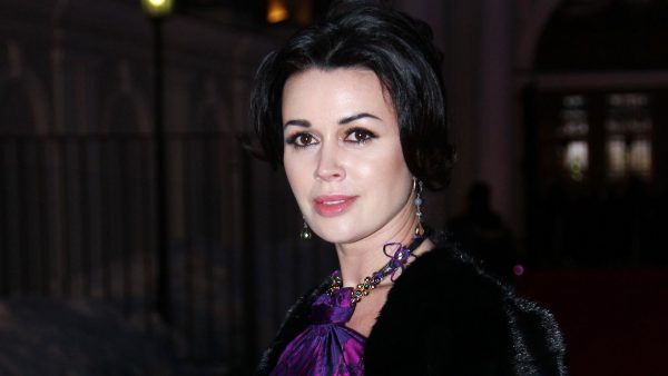 Стало известно, как сейчас выглядит могила Заворотнюк