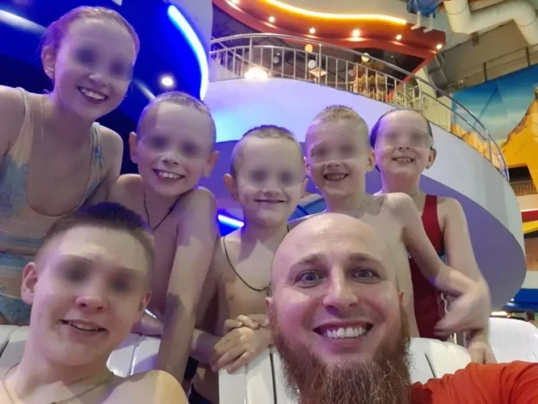 14 детей на 70 кв