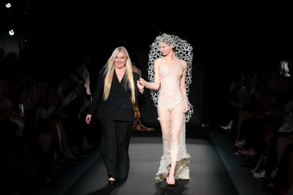 Беременная Галич, эпатажная Миногарова и элегантная Хромченко на показе Yanina Couture