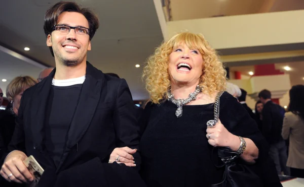 «Невероятный спектакль»: Пугачева и Галкин* стоя аплодировали Чулпан Хаматовой