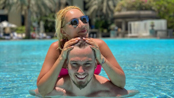 Телеведущая Лера Кудрявцева улетела с мужем и дочерью в Дубай