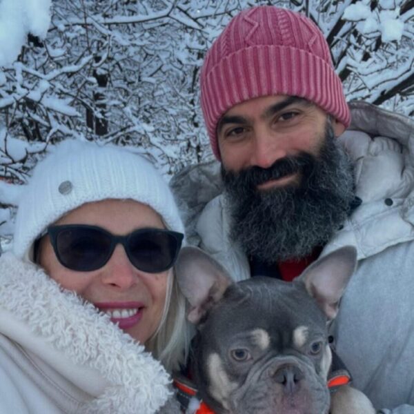 «Я чрезвычайно довольна»: 62-летняя Свиридова показала фото с молодым возлюбленным