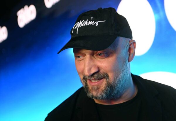 Куценко показал средний палец журналисту