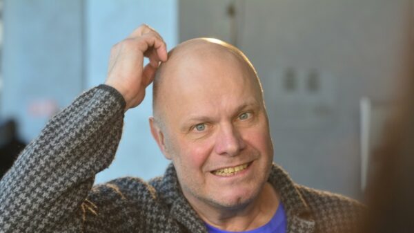 «Медом намазано что ли?»: россияне негодуют из-за возвращения обедневшего Алексея Кортнева