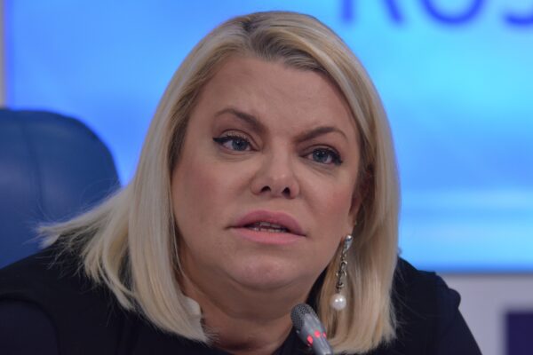 Актриса Яна Поплавская высмеяла уехавшую из России Божену Рынску