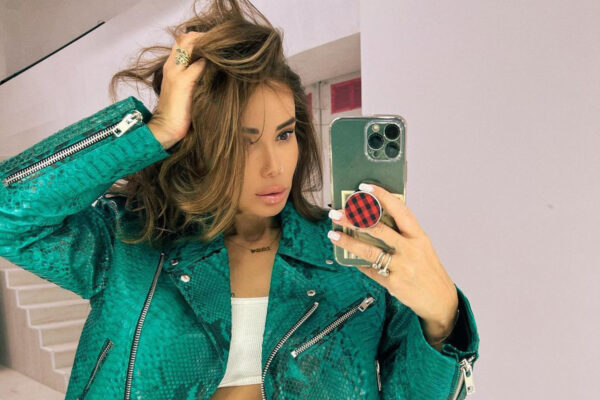 Блогерша Айза-Лилуна Ай сообщила, что перезапустила салон красоты