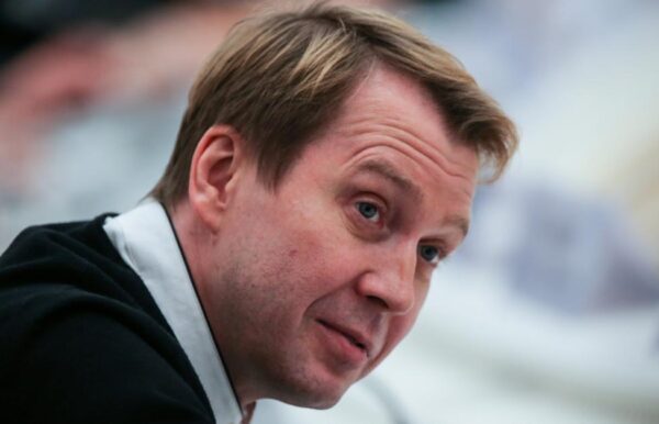 Евгений Миронов назвал слухи о своей госпитализации смешными