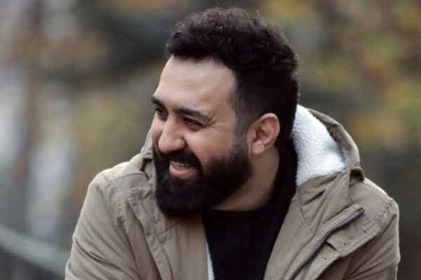 Иранского певца выпороли за песню в защиту женщин