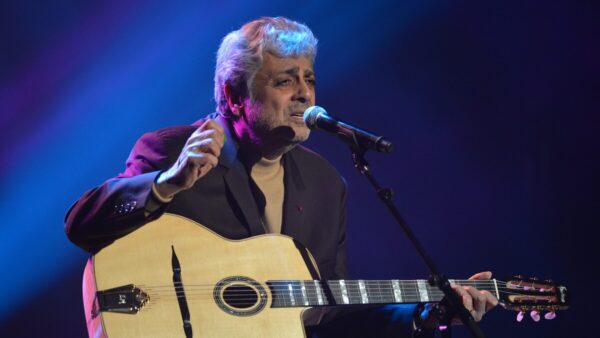 Концерт известного в СССР певца сорвали бомбами-вонючками