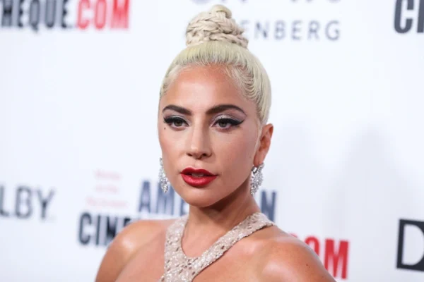 Леди Гага заигралась в «оземпиковый шик» — на последних фото певица неузнаваема