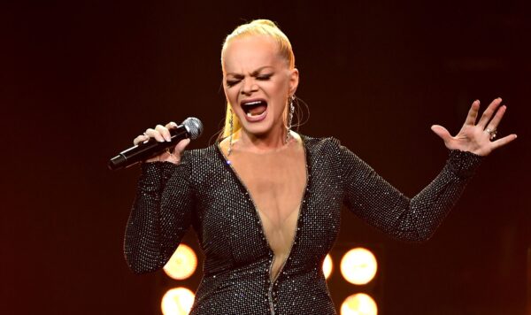 Мошенники собирают пожертвования от лица Ларисы Долиной