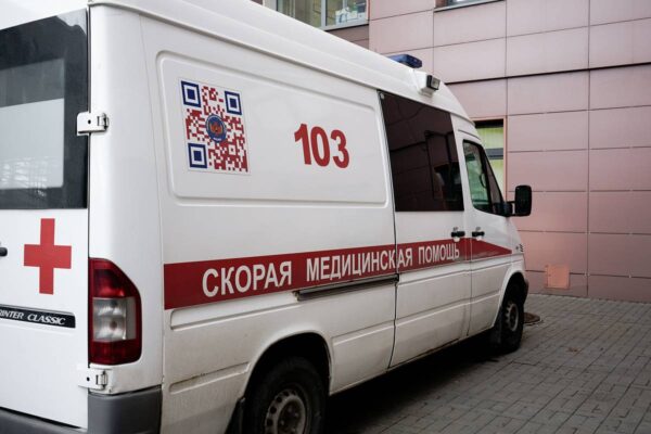 Российского певца госпитализировали с ножевым ранением после концерта