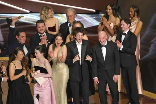 Русские актеры принесли удачу: «Анора» стала лучшим фильмом «Оскара-2025»