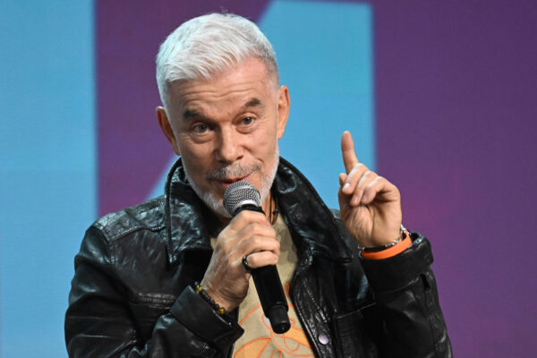 Газманов назвал позором новое исполнение Иваном Ургантом песни «Москва»