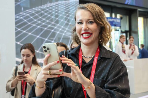 Ксения Собчак высмеяла наряды российских звезд на премии «Жара Music Awards»