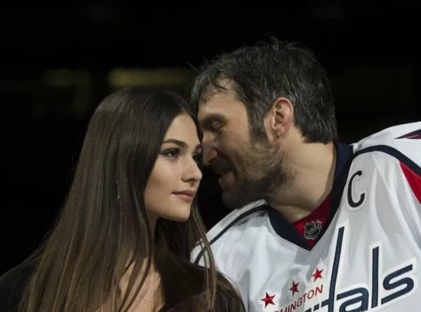 Почему при всех возможностях Анастасия Шубская одевается в однообразный люкс?