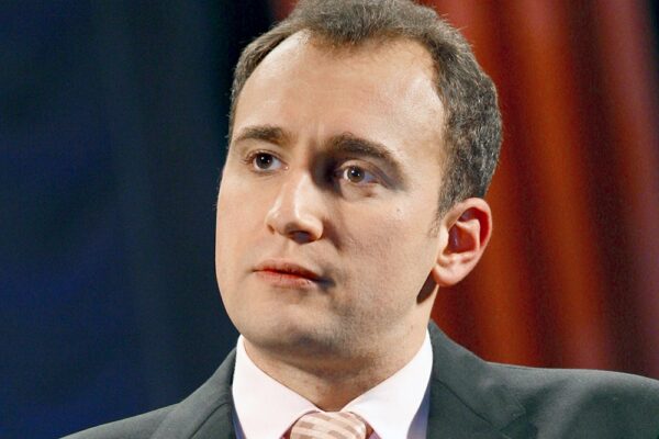 SHOT: Звезда «Аншлага» Святослав Ещенко обратился к врачам из-за гипертонии