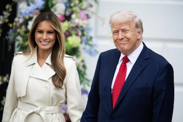 Сливочный тренч и удобный каблук: повторяем свежий образ Мелании Трамп