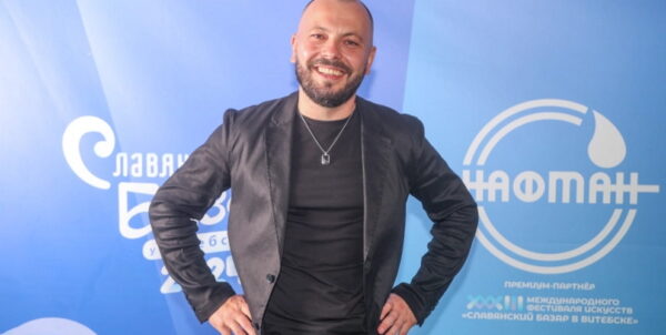 Участник «Маски» рассказал о судьбе необычной броши — подарка от Киркорова