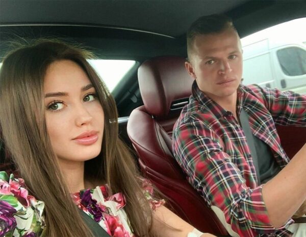 Жена Дмитрия Тарасова Анастасия Костенко пожаловалась на хейтеров в Госдуме